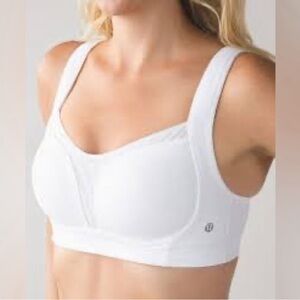 White Lululemon Sports Bra size 32C